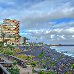 https://lovely-studio-by-the-sea.in-canary-islands.com