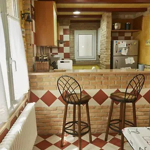https://piso-acogedor-en-pleno-centro-de-camprodon.catalonia-hotels.com